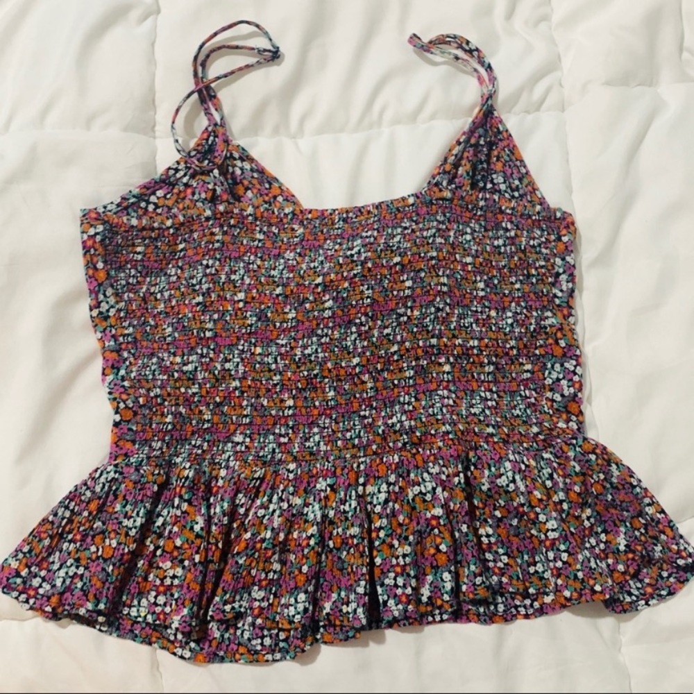 5 for $25🎈 Patrons of peace floral keyhole front tie smocked - Picture 6 of 6